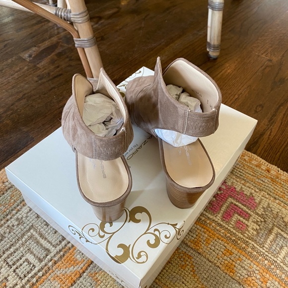 Brand new for Fall Brenda Zaro booties size 40 - Picture 3 of 4